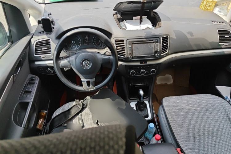 Used Volkswagen Sharan 2014 2.0 TSI Standard Model Center Console