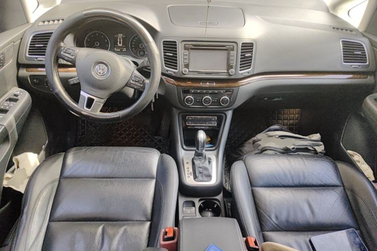 Used Volkswagen Sharan 2014 2.0 TSI Comfort Model Center Console