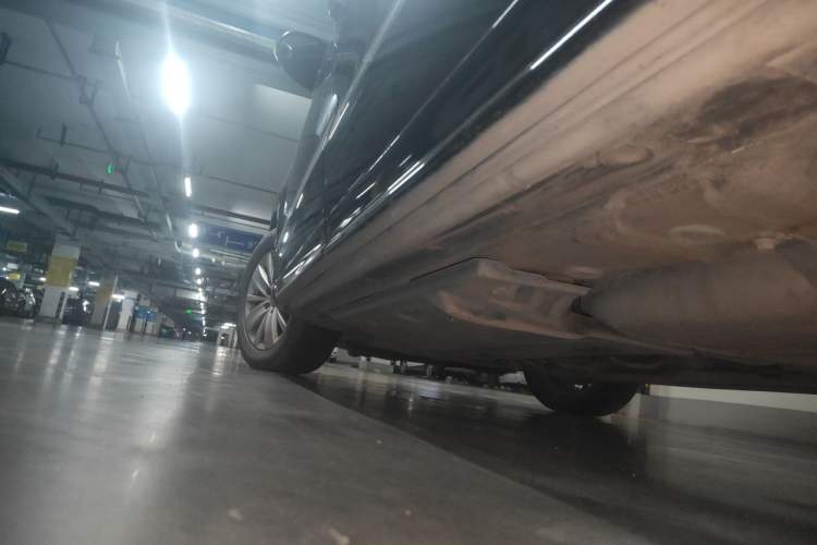 Used Volkswagen Sharan 2014 2.0 TSI Standard Model Chassis Rear Left
