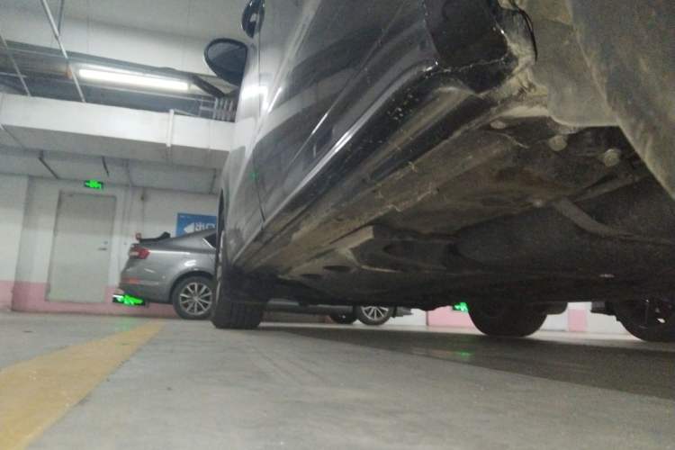 Used Volkswagen Sharan 2014 2.0 TSI Comfort Model Chassis Rear Left