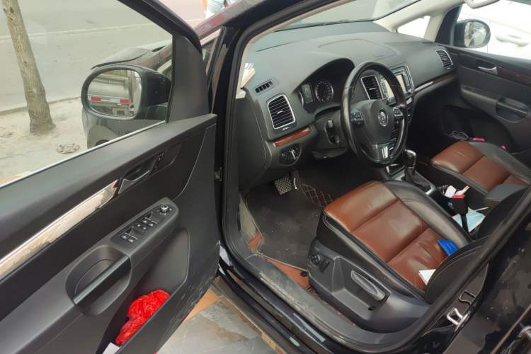 Used Volkswagen Sharan 2014 2.0 TSI Comfort Model Driver Seat