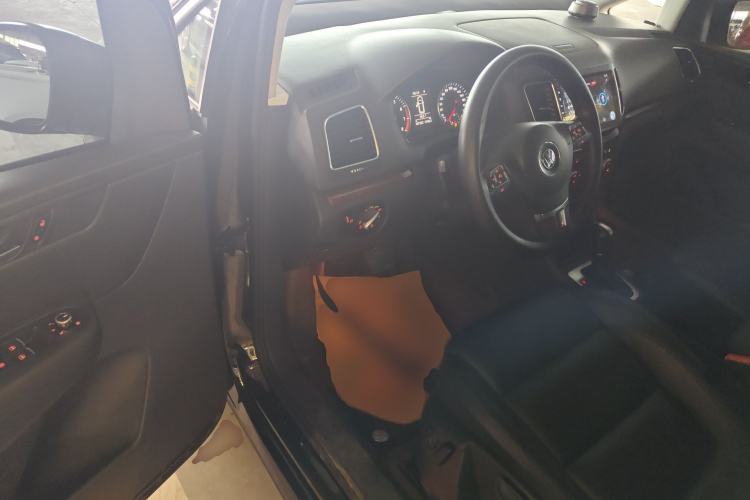 Used Volkswagen Sharan 2014 2.0 TSI Comfort Model Driver Seat