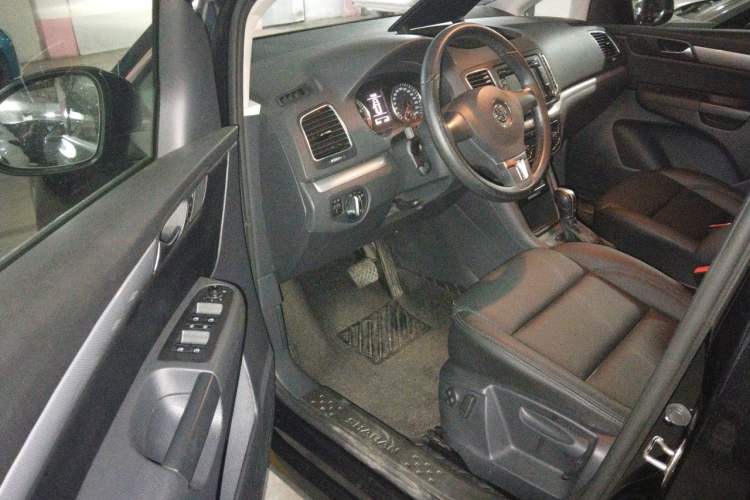 Used Volkswagen Sharan 2014 2.0 TSI Comfort Model Driver Seat