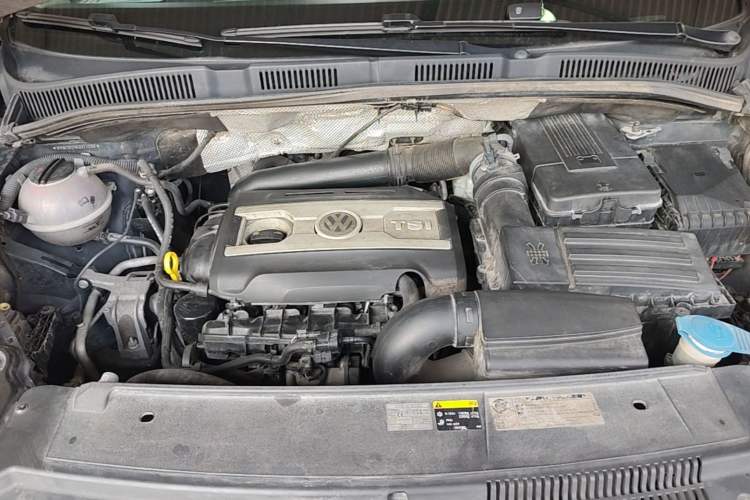 Used Volkswagen Sharan 2014 2.0 TSI Standard Model Engine Bay