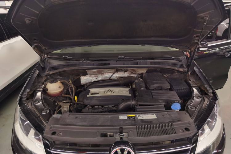 Used Volkswagen Sharan 2014 2.0 TSI Standard Model Engine Bay