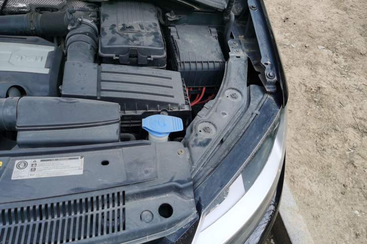 Used Volkswagen Sharan 2014 2.0 TSI Standard Model Engine Bay Left