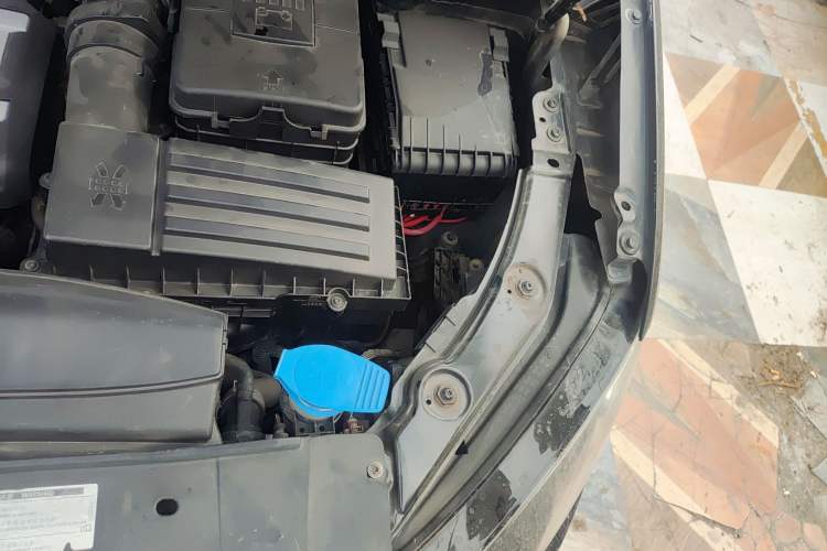 Used Volkswagen Sharan 2014 2.0 TSI Comfort Model Engine Bay Left