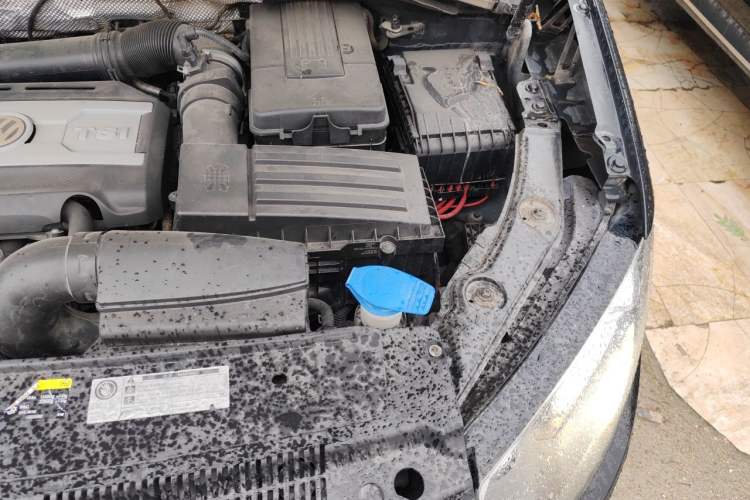 Used Volkswagen Sharan 2014 2.0 TSI Comfort Model Engine Bay Left