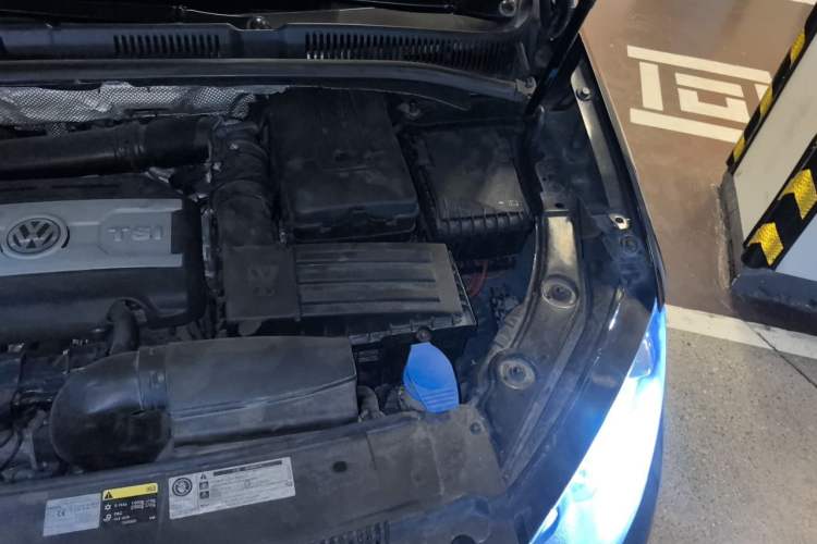 Used Volkswagen Sharan 2014 2.0 TSI Standard Model Engine Bay Left