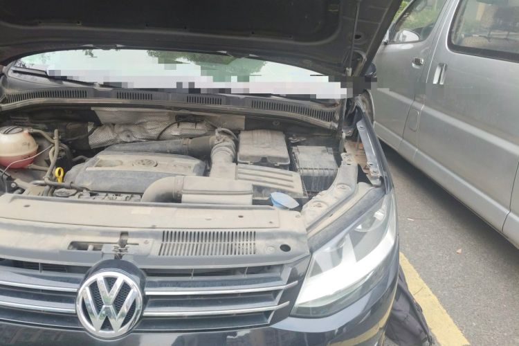 Used Volkswagen Sharan 2014 2.0 TSI Standard Model Engine Bay Left
