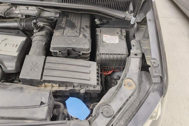 Used Volkswagen Sharan 2014 2.0 TSI Comfort Model Engine Bay Left