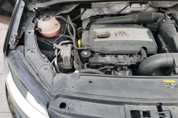 Used Volkswagen Sharan 2014 2.0 TSI Standard Model Engine Bay Right