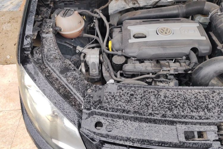 Used Volkswagen Sharan 2014 2.0 TSI Comfort Model Engine Bay Right