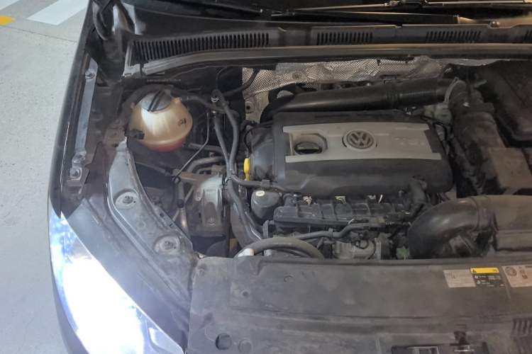 Used Volkswagen Sharan 2014 2.0 TSI Standard Model Engine Bay Right