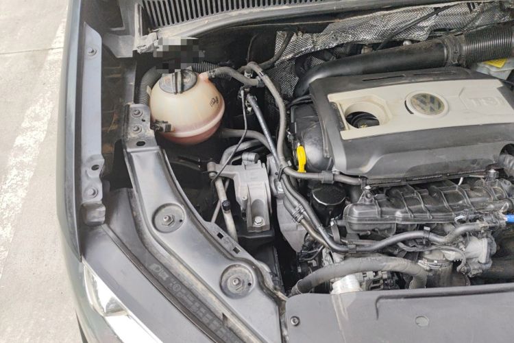 Used Volkswagen Sharan 2014 2.0 TSI Comfort Model Engine Bay Right