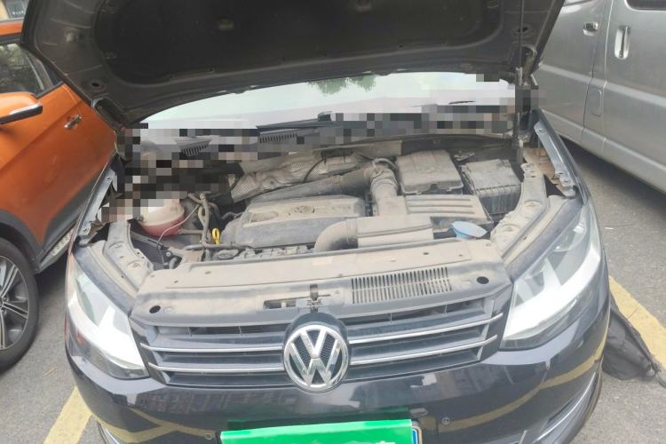 Used Volkswagen Sharan 2014 2.0 TSI Standard Model Engine Bay