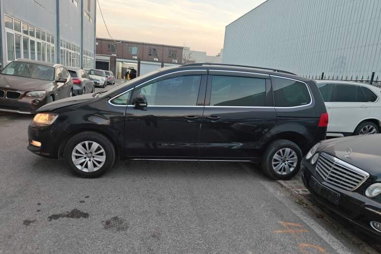Used Volkswagen Sharan 2014 2.0 TSI Standard Model Exterior 3