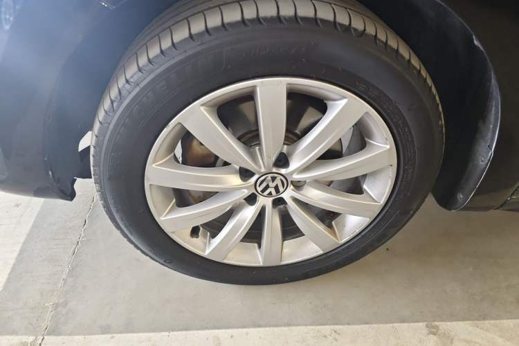 Used Volkswagen Sharan 2014 2.0 TSI Comfort Model Exterior 4