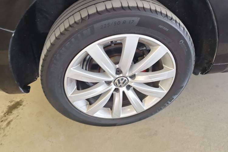 Used Volkswagen Sharan 2014 2.0 TSI Comfort Model Exterior 5