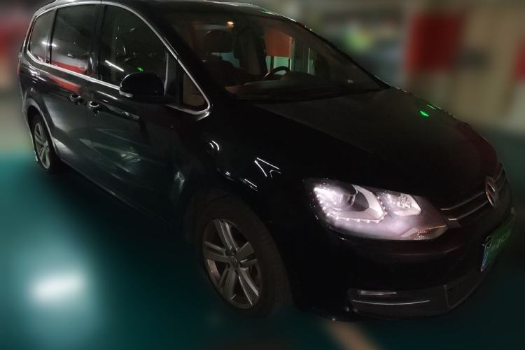 Used Volkswagen Sharan 2014 2.0 TSI Comfort Model Front Right 45 Deg
