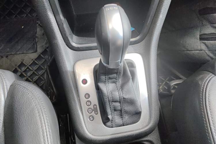 Used Volkswagen Sharan 2014 2.0 TSI Comfort Model Gear Lever