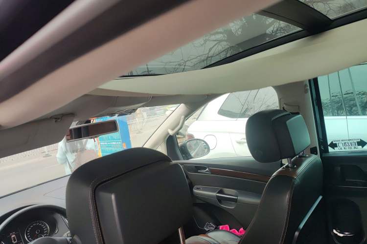 Used Volkswagen Sharan 2014 2.0 TSI Comfort Model Headliner