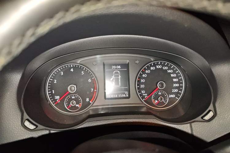Used Volkswagen Sharan 2014 2.0 TSI Comfort Model Instrument Cluster