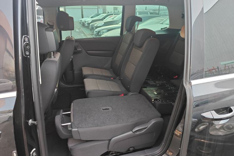 Used Volkswagen Sharan 2014 2.0 TSI Standard Model Interior 4