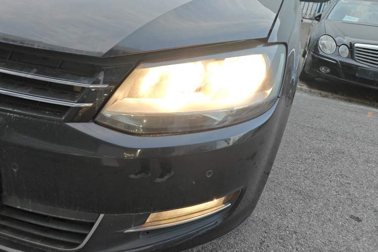 Used Volkswagen Sharan 2014 2.0 TSI Standard Model Left Front Headlight