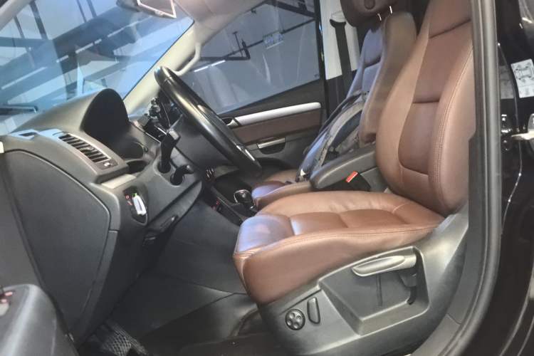 Used Volkswagen Sharan 2014 2.0 TSI Standard Model Left Front Seat