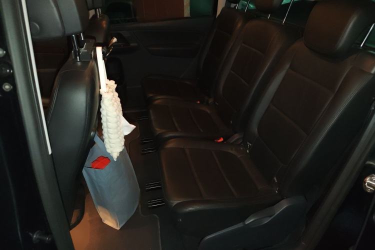 Used Volkswagen Sharan 2014 2.0 TSI Comfort Model Left Rear Seat