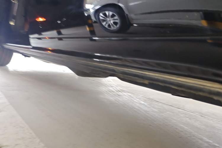 Used Volkswagen Sharan 2014 2.0 TSI Comfort Model Left Side Sill