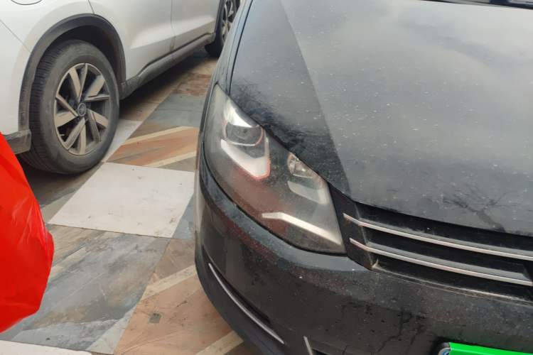 Used Volkswagen Sharan 2014 2.0 TSI Comfort Model Right Front Headlight