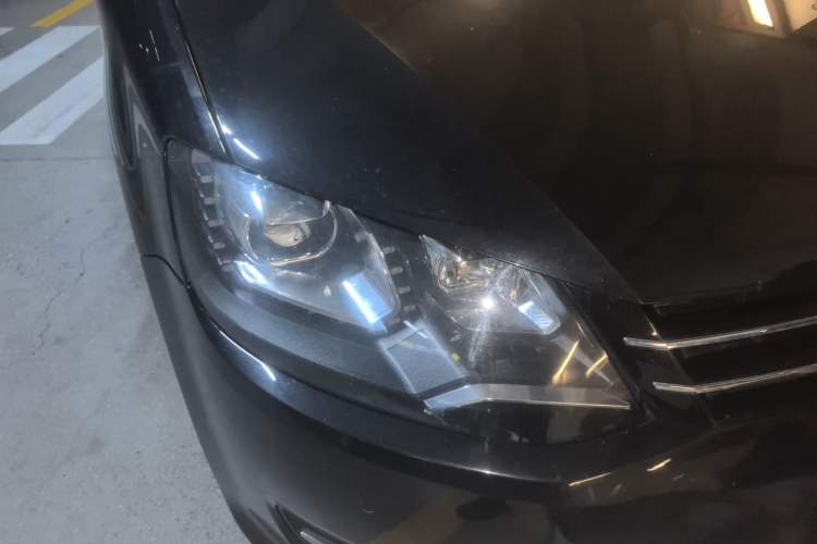 Used Volkswagen Sharan 2014 2.0 TSI Standard Model Right Front Headlight