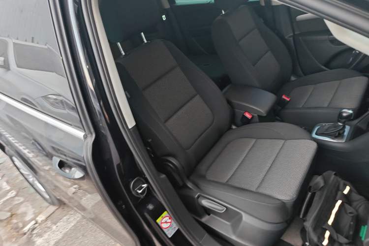 Used Volkswagen Sharan 2014 2.0 TSI Standard Model Right Front Seat
