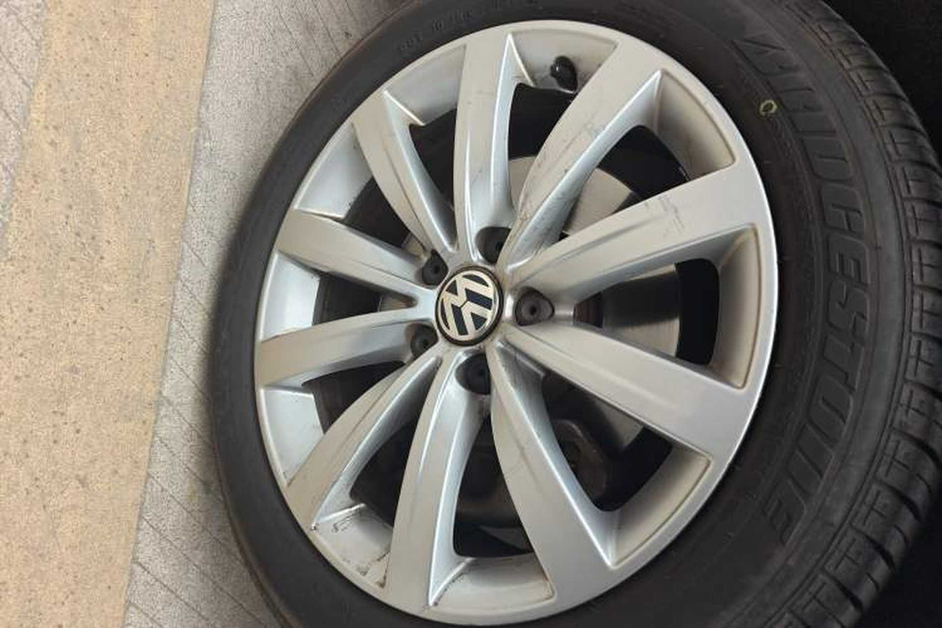 Used Volkswagen Sharan 2014 2.0 TSI Comfort Model Right Front Wheel Hub