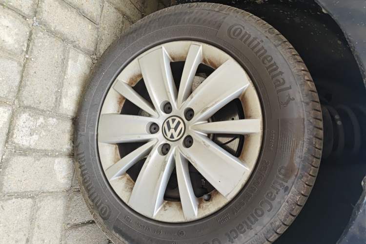 Used Volkswagen Sharan 2014 2.0 TSI Standard Model Right Front Wheel Hub