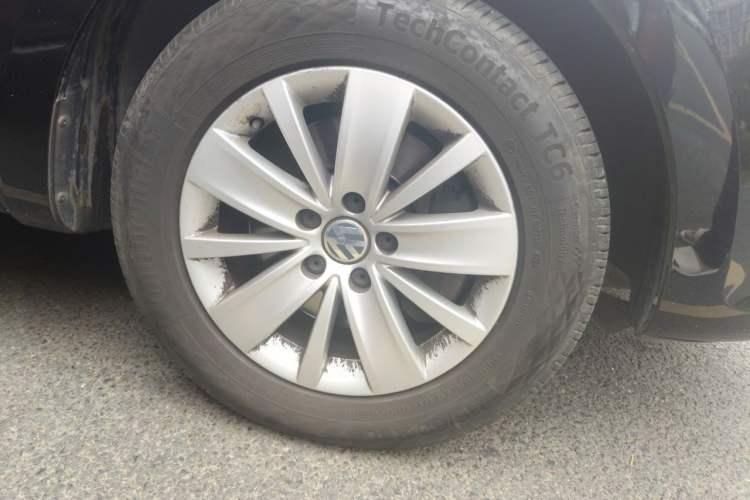 Used Volkswagen Sharan 2014 2.0 TSI Standard Model Right Front Wheel Hub