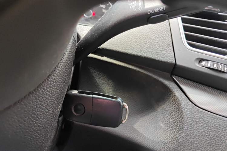 Used Volkswagen Sharan 2014 2.0 TSI Standard Model Vehicle Key