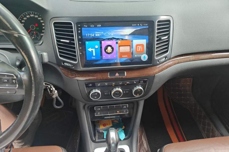 Used Volkswagen Sharan 2014 2.0 TSI Comfort Model Audio And AC Panel
