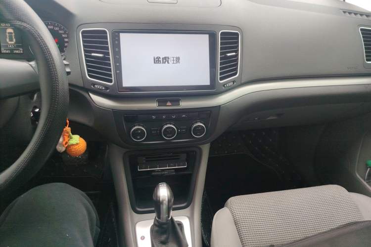 Used Volkswagen Sharan 2014 2.0 TSI Standard Model Audio And AC Panel