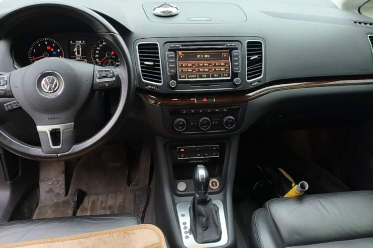 Used Volkswagen Sharan 2014 2.0 TSI Luxury Model Audio And AC Panel