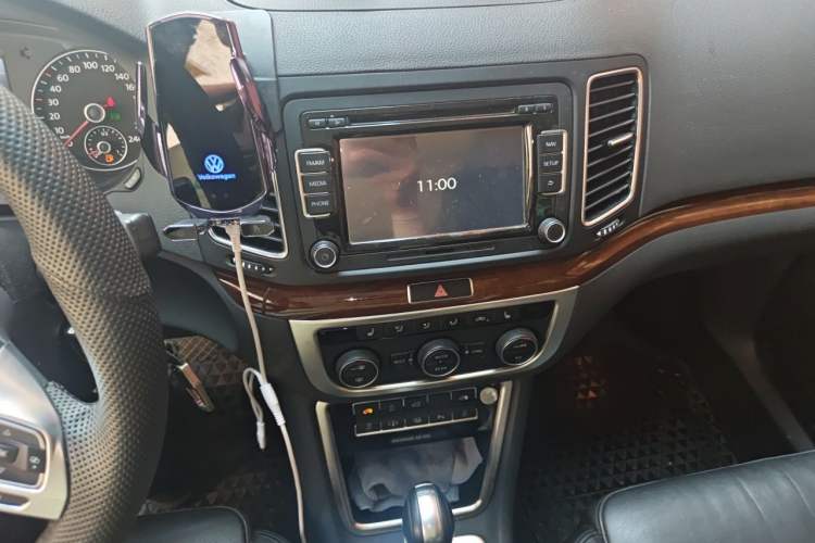 Used Volkswagen Sharan 2014 2.0 TSI Comfort Model Audio And AC Panel