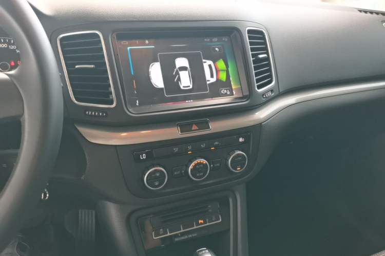 Used Volkswagen Sharan 2014 2.0 TSI Standard Model Audio And AC Panel