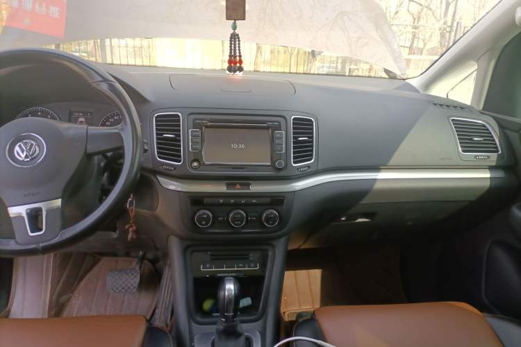 Used Volkswagen Sharan 2014 2.0 TSI Standard Model Audio And AC Panel