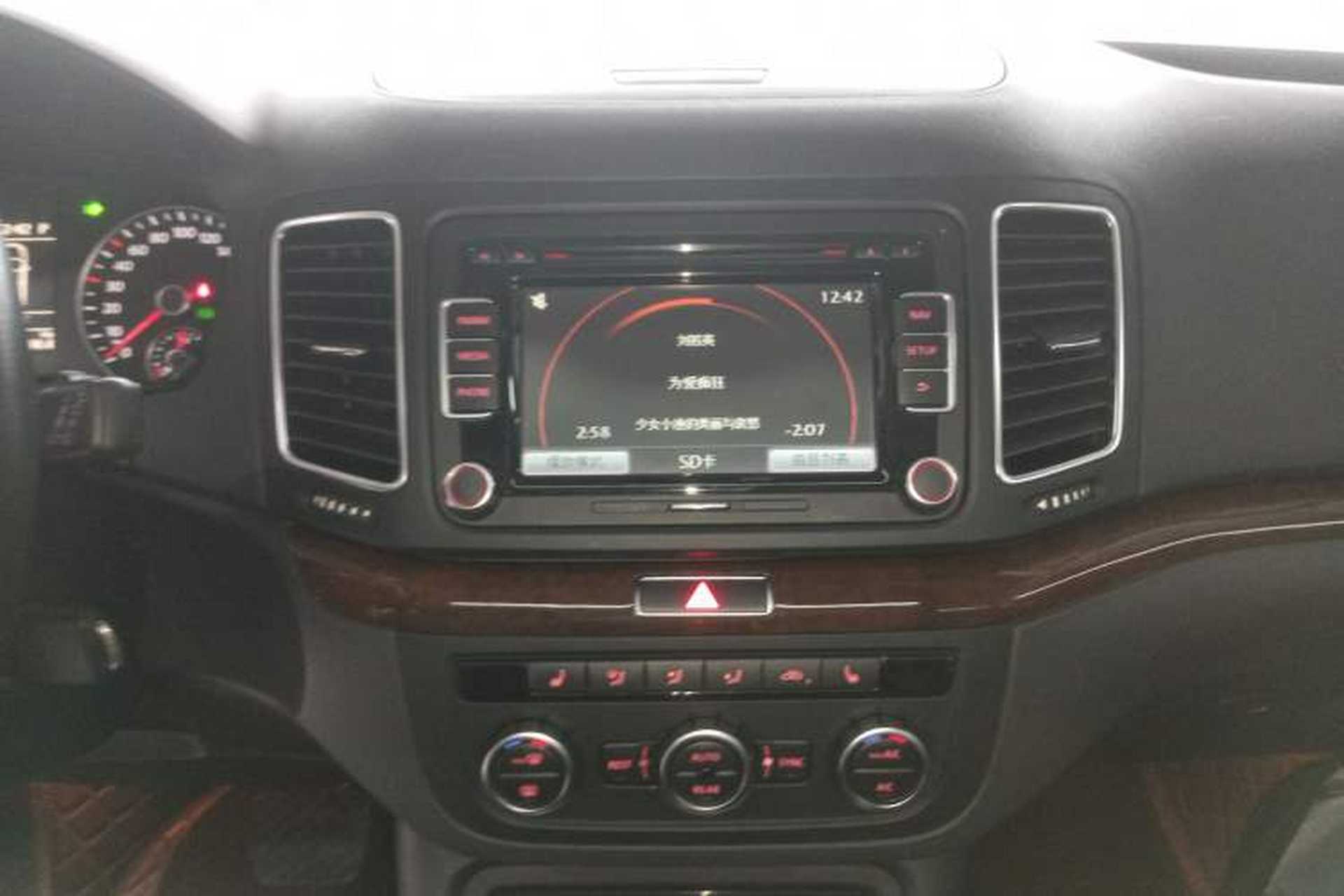 Used Volkswagen Sharan 2014 2.0 TSI Comfort Model Audio And AC Panel