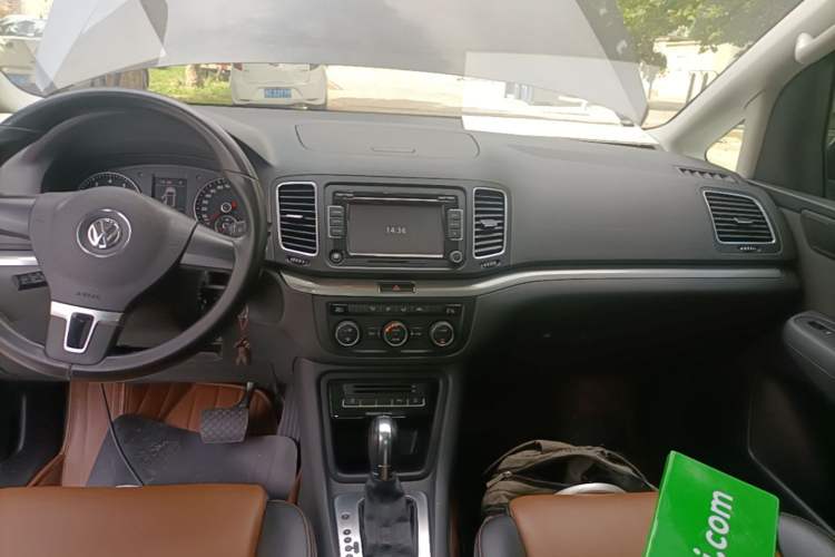 Used Volkswagen Sharan 2014 2.0 TSI Standard Model Audio And AC Panel