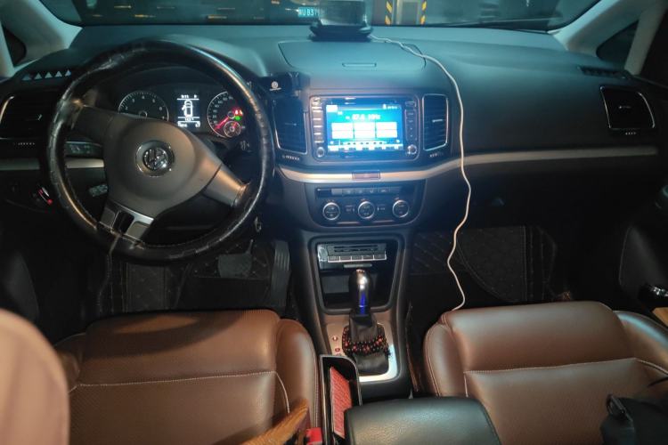 Used Volkswagen Sharan 2014 2.0 TSI Standard Model Center Console
