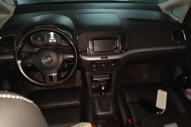 Used Volkswagen Sharan 2014 2.0 TSI Standard Model Center Console