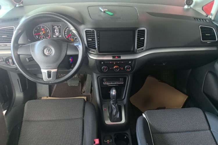 Used Volkswagen Sharan 2014 2.0 TSI Standard Model Center Console